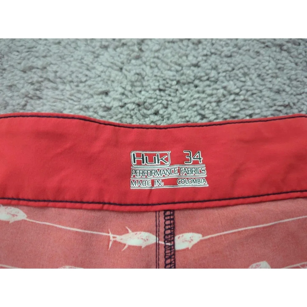 HUK Shorts 34 Red Blue KC‎ Scott Flag Inseam: 10